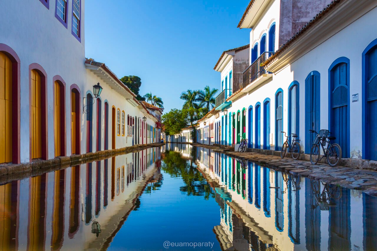 Centro Histórico de Paraty durante a maré alta