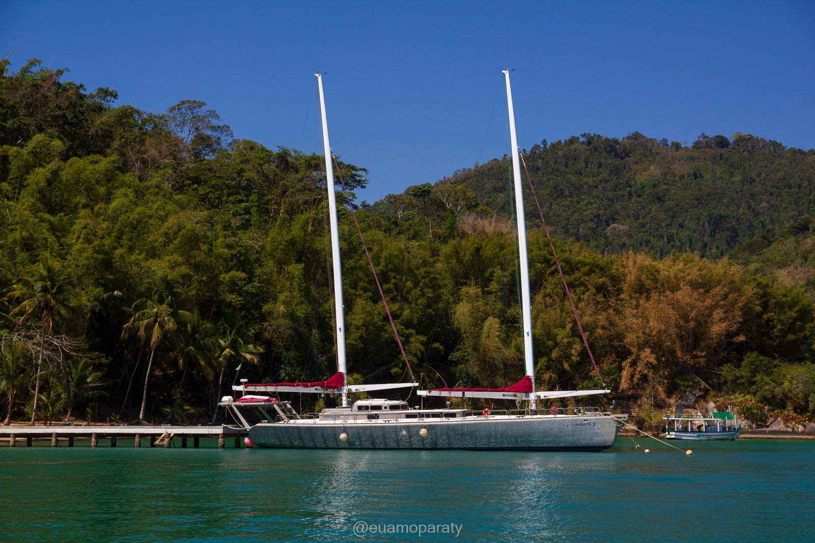 Paratii II - Veleiro projetado para uma expedição de circunavegação ao redor da Antártica - Foto: @euamoparaty