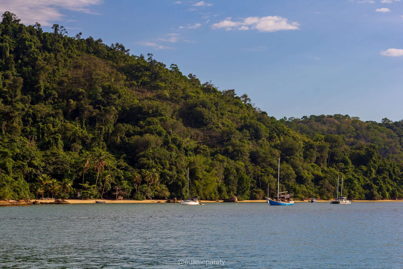 Praia do Cantagalo (ou dos Vagabundos)