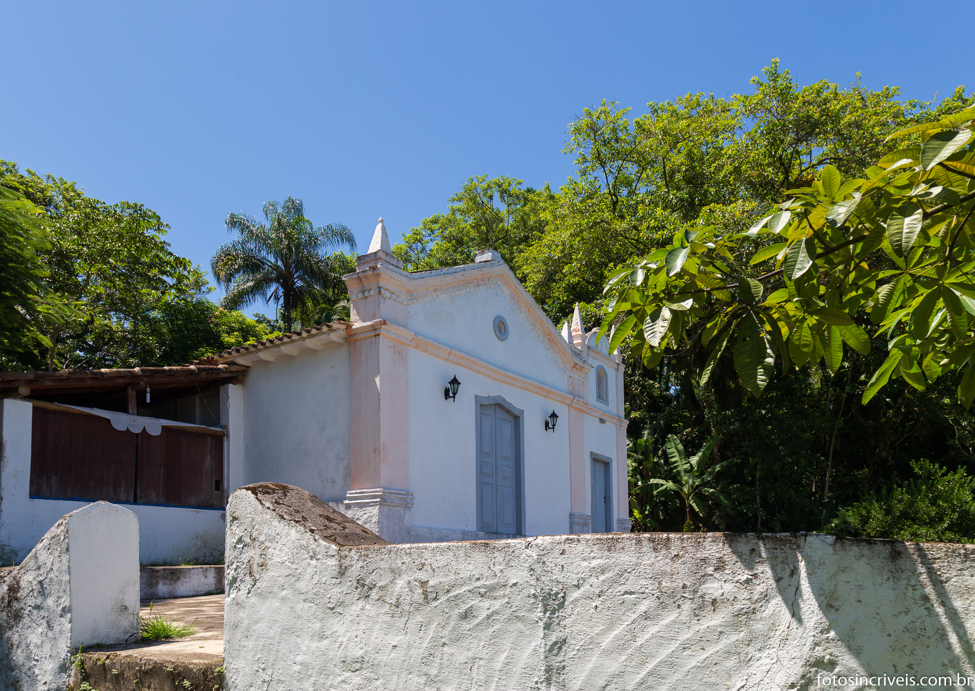 Igreja da Praia do Corumbê - Foto: @euamoparaty